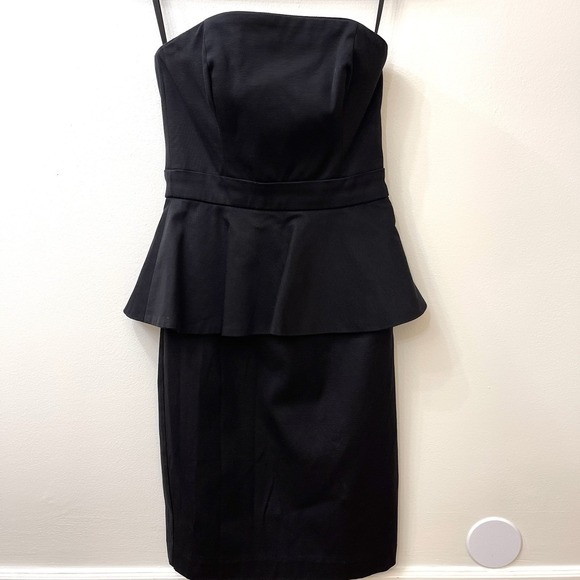 White House Black Market Dresses & Skirts - White House Black Market Strapless Cocktail Dress With Peplum Size 00